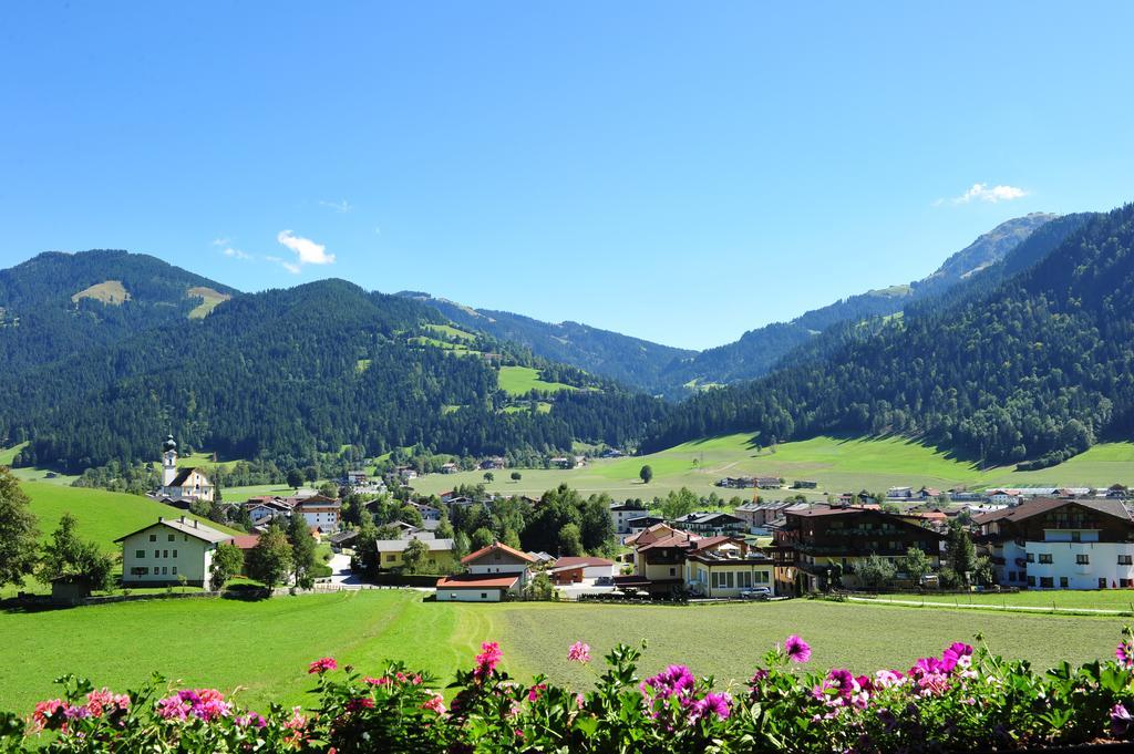 Bed & Breakfast Landhaus Strasser Soll Exterior photo