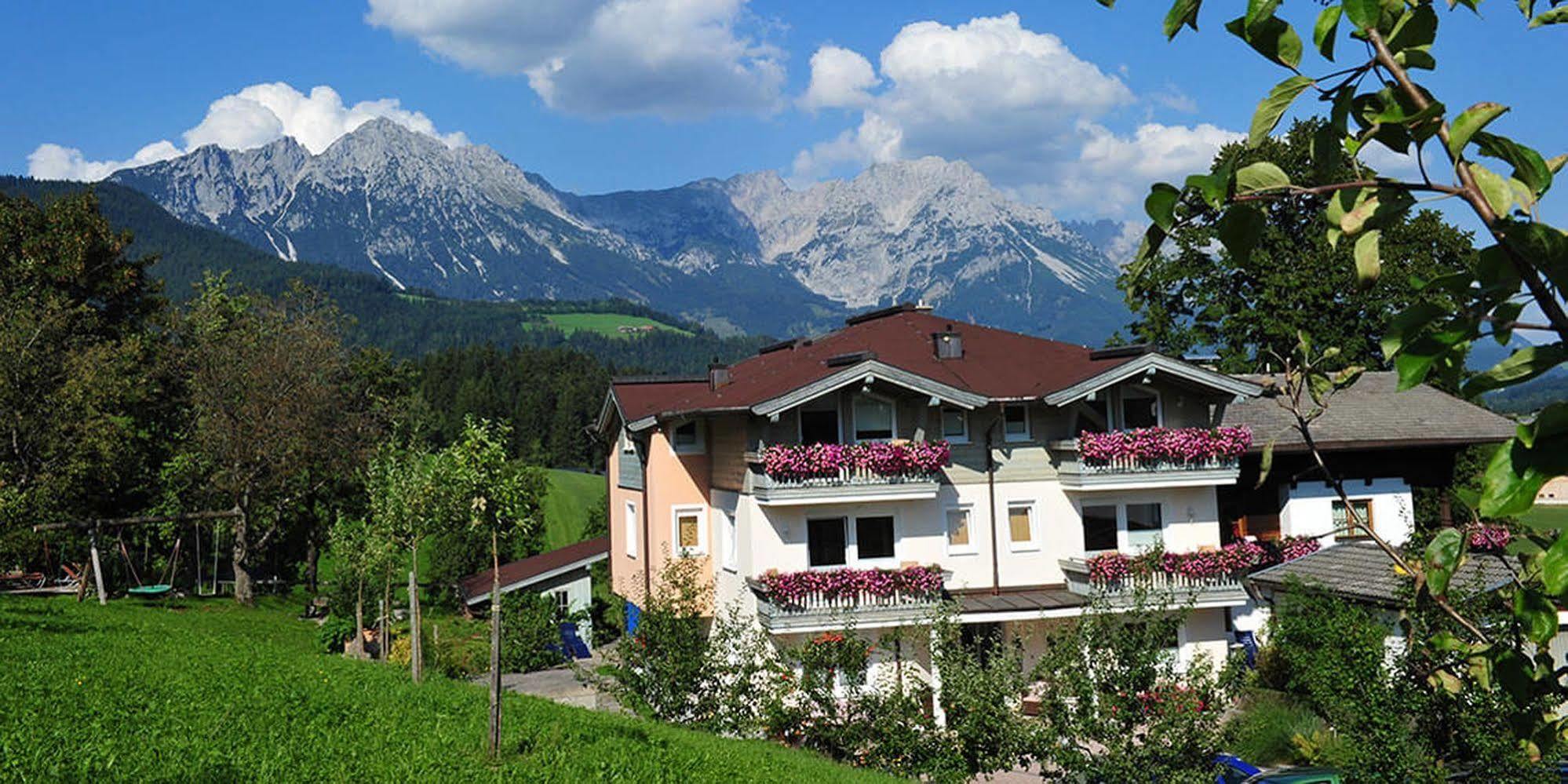 Bed & Breakfast Landhaus Strasser Soll Exterior photo