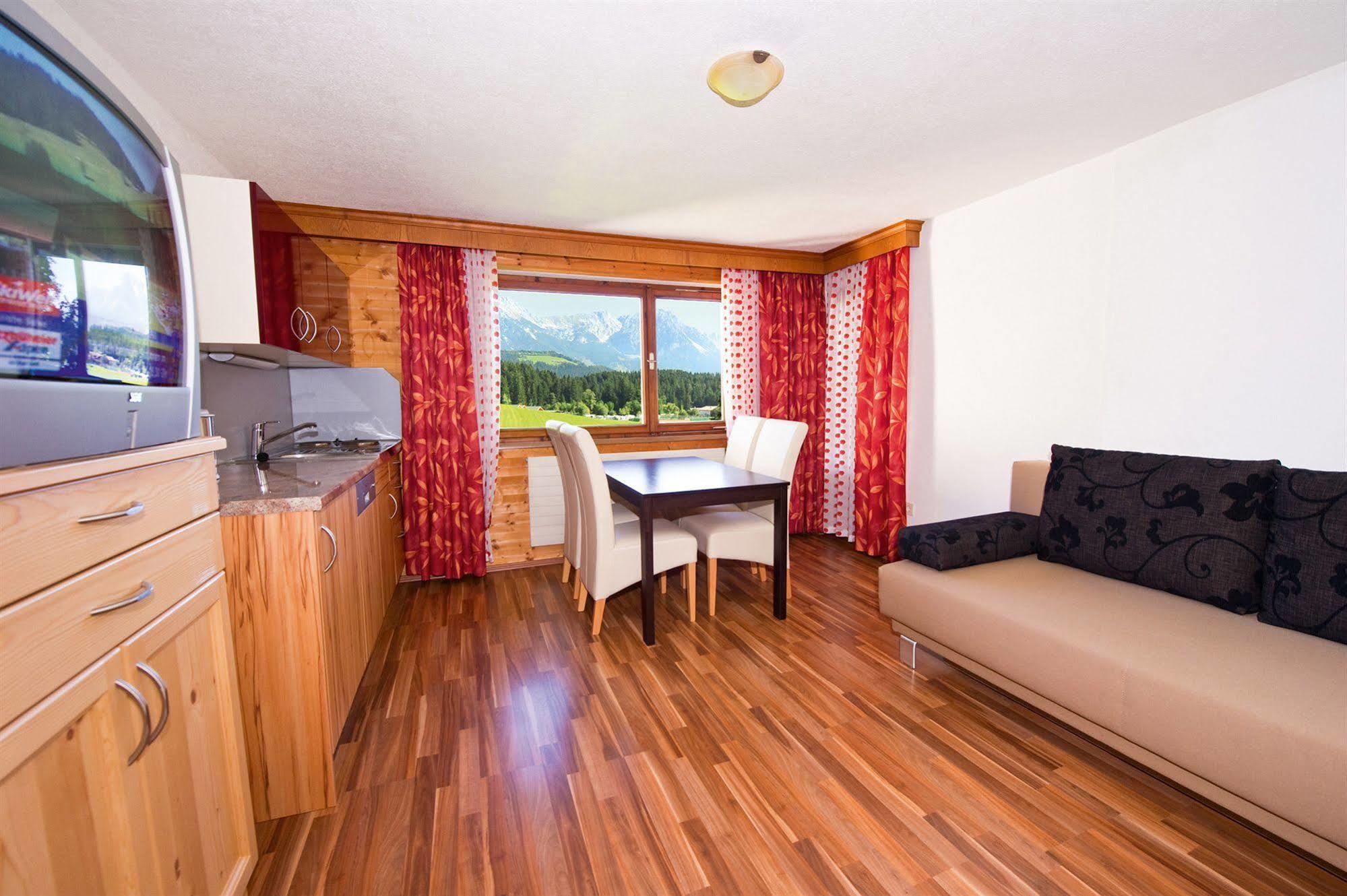 Bed & Breakfast Landhaus Strasser Soll Exterior photo